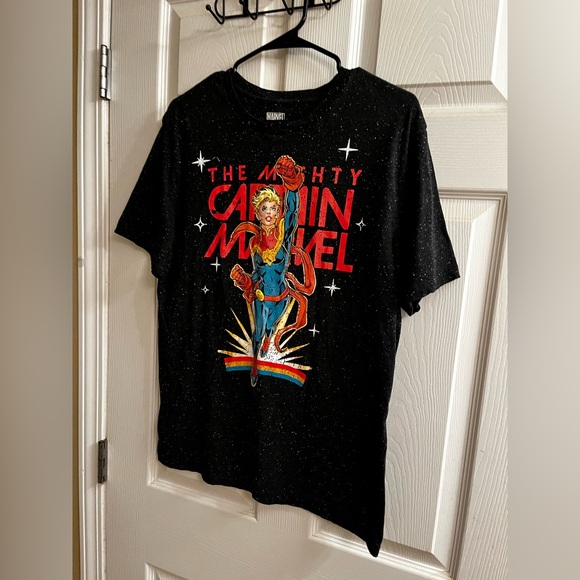 MARVEL~CAPTAIN MARVEL~Black T-Shirt with WHITE FLECKS~NWOT~LG - Picture 3 of 7